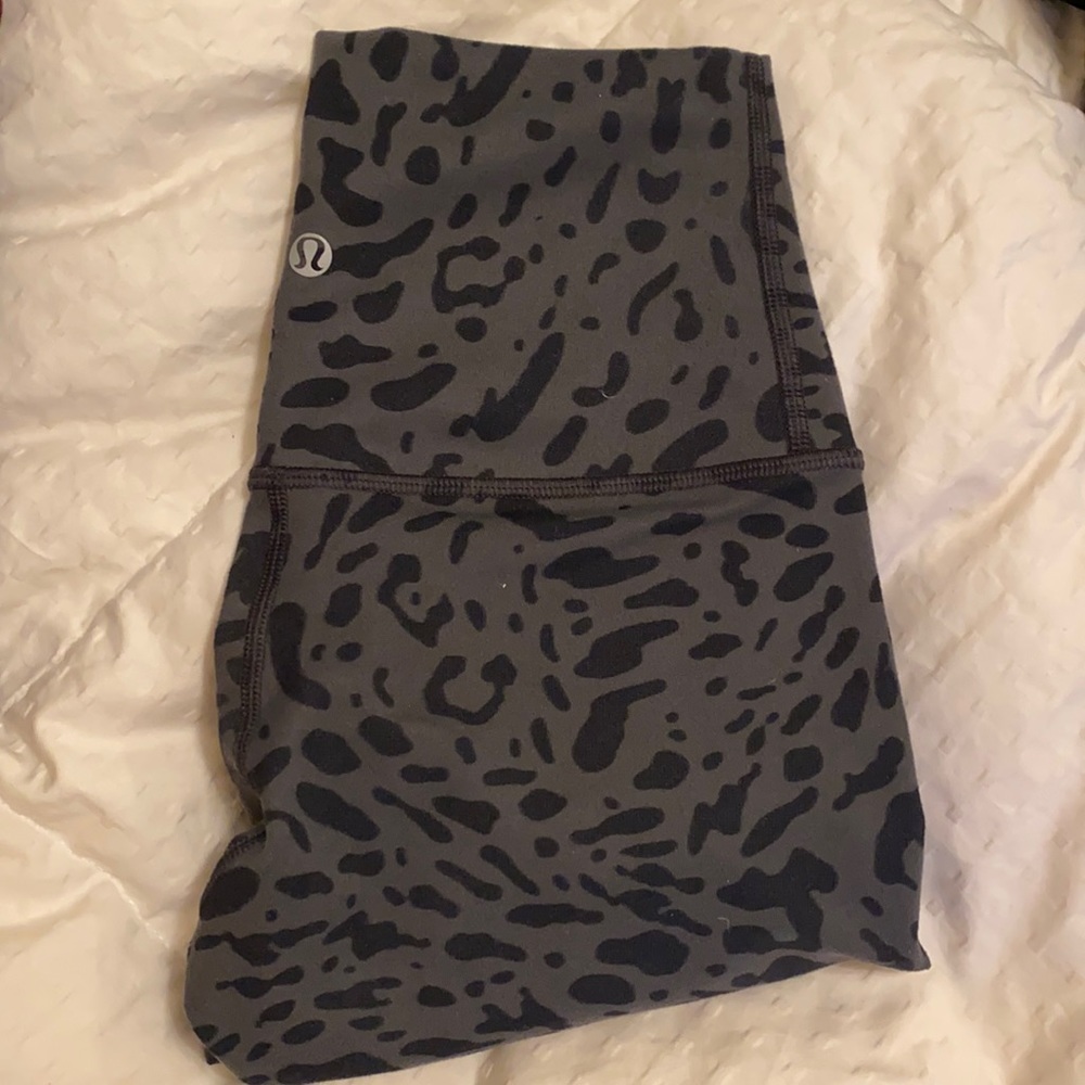 Lululemon Wunder Under print leggings
